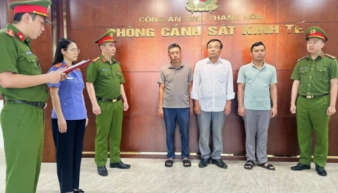 Cựu chủ tịch xã và 2 giám đốc bị bắt vì ‘rút ruột’ đường giao thông